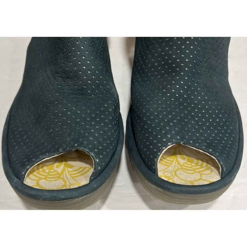 Fly London Womens Ypul799fly Wedge Sandal Dark Green Peep Toe Lace 40 9/9.5